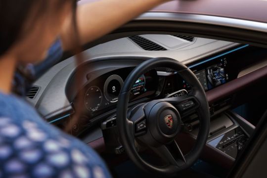 Porsche dikabarkan siapkan simulasi perpindahan gigi di mobil listrik