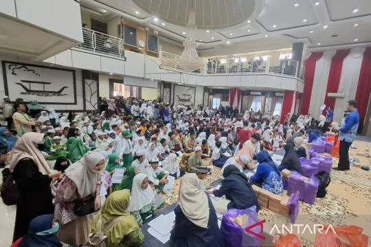 Baznas Banjarmasin salurkan BLT pendidikan kepada ratusan siswa