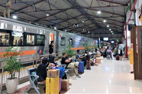 Daop 7 tambah satu rangkaian KA Brantas selama Natal-tahun baru
