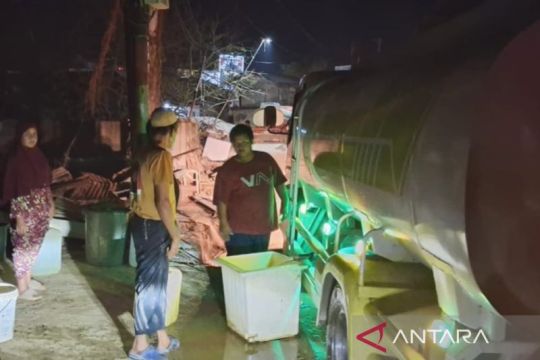 Warga terdampak bencana Aceh Tamiang mulai terima bantuan air bersih