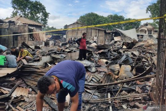 Kebakaran lahap sejumlah bangunan di Kalideres Jakbar