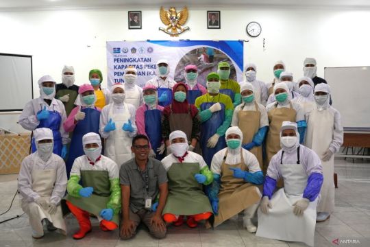 KKP dan DFW latih pekerja pengolahan tuna pertama di Indonesia