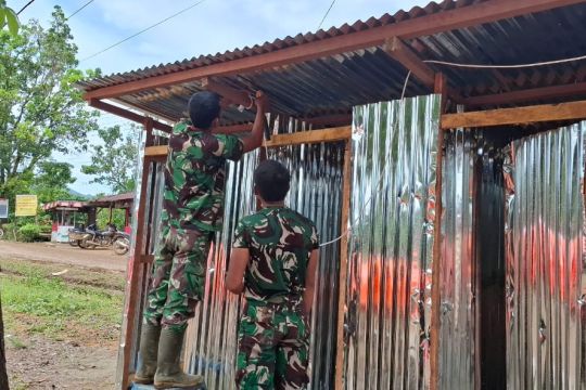 TNI bangun MCK penuhi kebutuhan sanitasi pengungsi di desa Tapteng