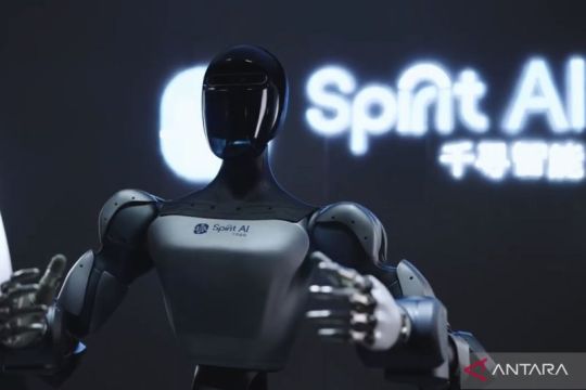 CATL gunakan robot humanoid AI untuk produksi baterai skala besar