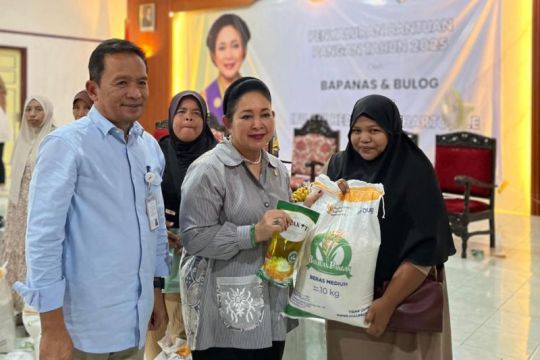 Bulog salurkan bantuan pangan bagi 328.770 penerima di DIY
