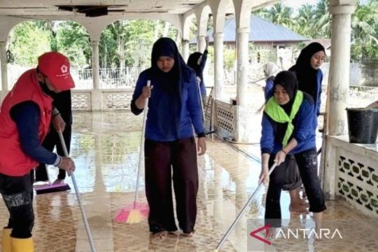 JK: PMI-DMI kerja sama bersihkan masjid terdampak banjir di Aceh Utara