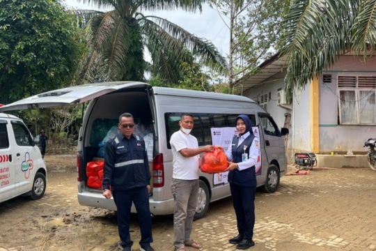 KAI Sumut salurkan bantuan pada masyarakat terdampak banjir di Aceh