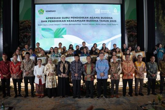 30 guru agama Buddha terima penghargaan dari Kemenag