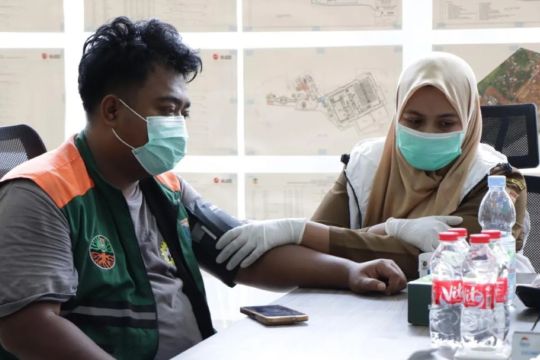 1.300 sopir truk di TPST Bantar Gebang ikut cek kesehatan gratis