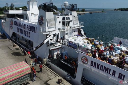 Bakamla antar logistik seberat 92,2 ton untuk korban bencana di Aceh