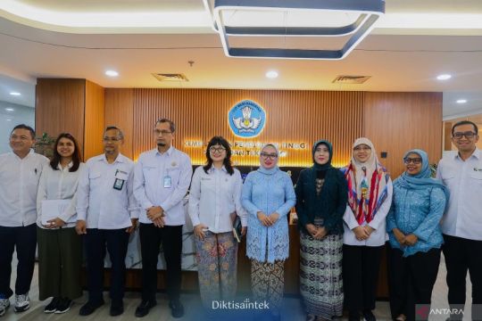 Wamendiktisaintek dorong kolaborasi kampus dalam Koperasi Merah Putih