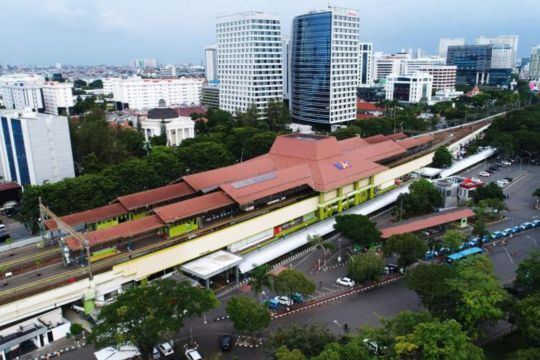 Sebut Presiden Punya Perhatian Besar di Perkeretaapian, Seskab Usul KAI Perbarui Gambir