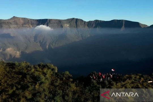 Jalur pendakian Gunung Tambora ditutup