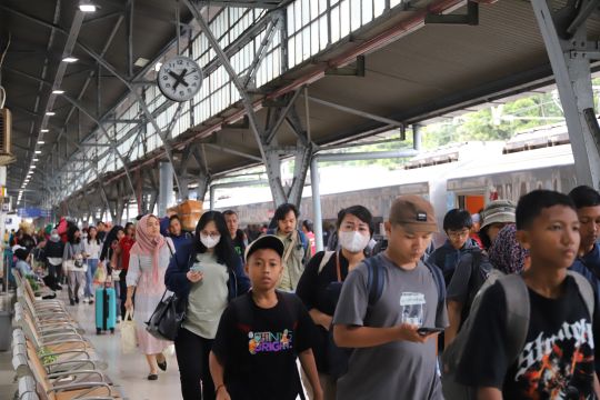 Pergerakan Pelanggan Kereta Api Tetap Tinggi Pasca Natal, KAI Jaga Mobilitas Hingga Tahun Baru