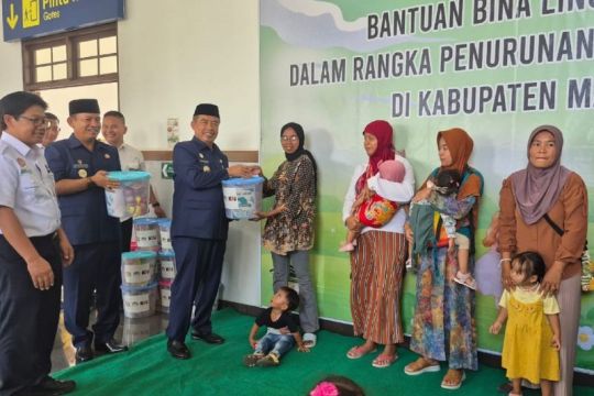 Daop 7 salurkan TJSL Rp57,5 juta untuk penurunan stunting di Madiun
