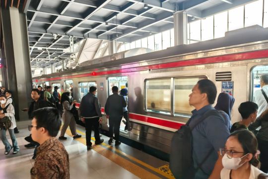 Sambut Tahun Baru 2026, KAI Group Perpanjang Jam Operasional Sejumlah Layanan Perkotaan