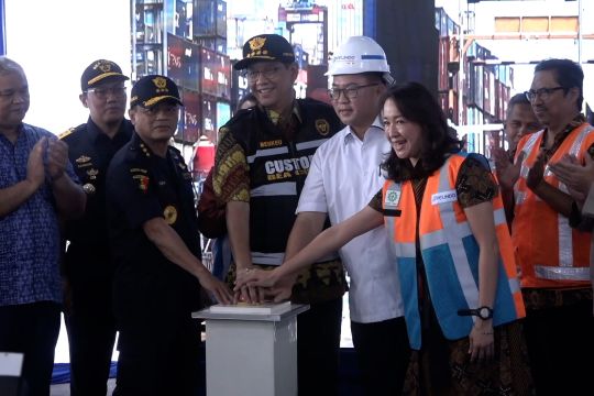 Bea Cukai resmikan pemindai peti kemas perketat pemeriksaan barang
