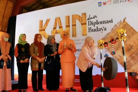 Pameran temporer kain tenun Museum NTB ungkap budaya lintas negara