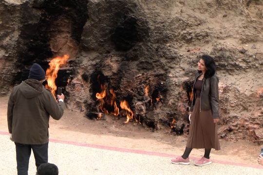 Api abadi Yanardag, keajaiban alam yang memikat dunia di Azerbaijan