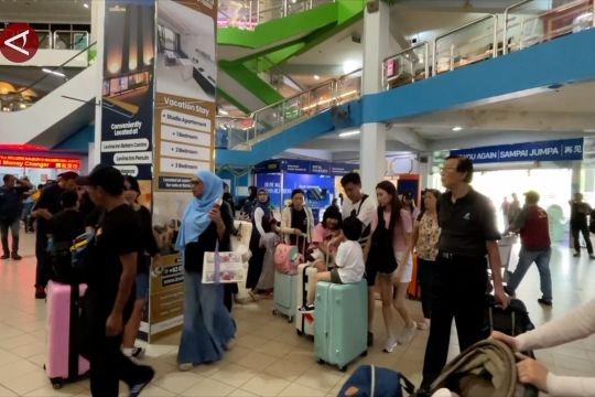 Cegah penumpukan antrean Nataru, Imigrasi tambah konter pemeriksaan