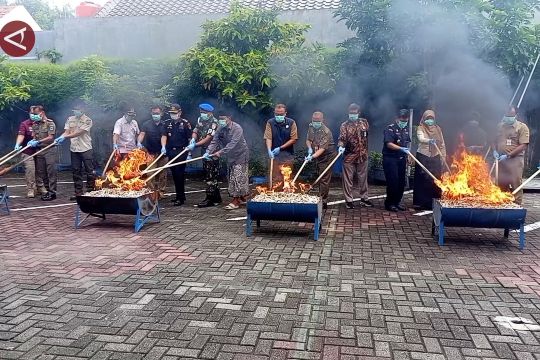 Bea Cukai Madiun musnahkan 8,68 juta batang rokok ilegal