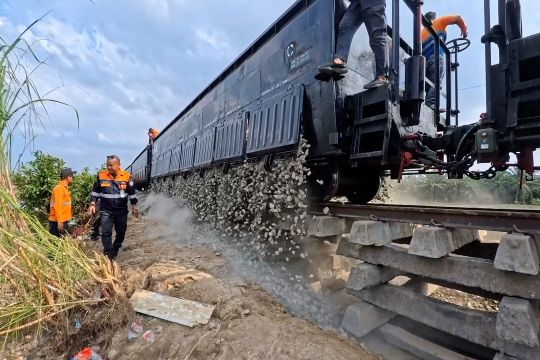 KAI percepat perbaikan jalur Medan-Binjai yang rusak akibat banjir