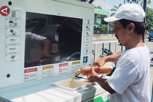 Warga Surabaya manfaatkan 'Ucollect' olah minyak jelantah jadi cuan