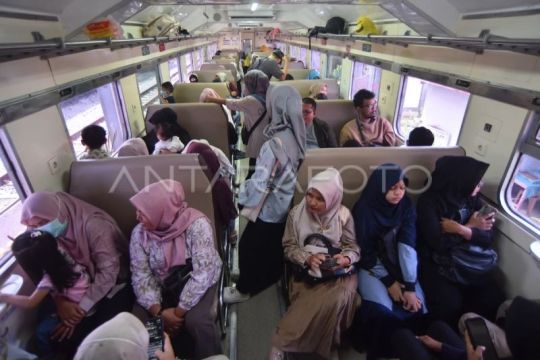 Jumlah penumpang kereta api selama 2025 di Padang