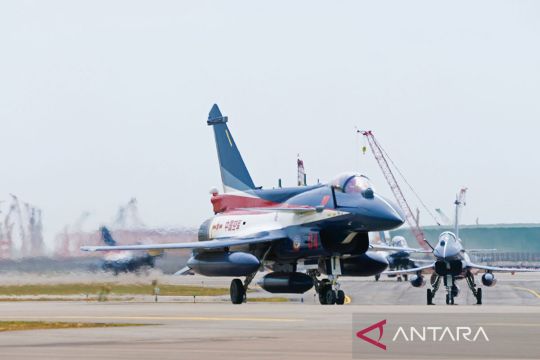 Tim Aerobatik China tiba di Singapura untuk Singapore Airshow ke-10
