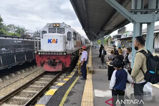 Komisi V minta Pemda-Kemenhub berantas perlintasan ilegal rel kereta