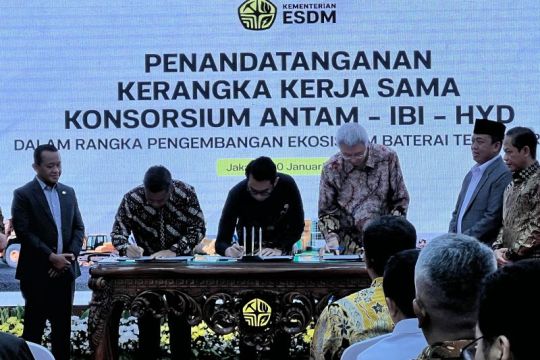 Antam-IBC-Huayou komitmen perkuat ekosistem baterai EV di Indonesia