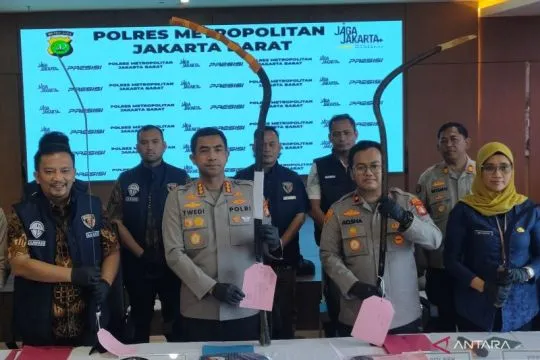Satu orang tewas, 10 pelaku tawuran di Jakbar diringkus