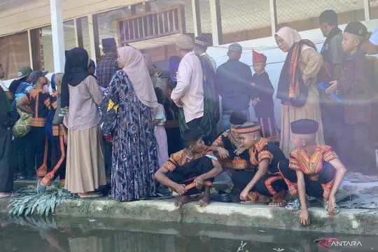 Haru warga Pining Gayo Lues dapat bantuan khitanan massal gratis