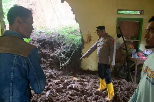 BPBD Bandung catat dua anak tewas dalam longsor di Pangalengan
