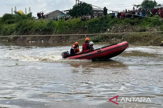 Korban tenggelam di Kali Cengkareng belum ditemukan hingga hari kelima