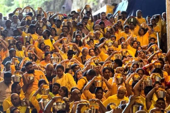 Ribuan umat Hindu di Malaysia rayakan Thaipusam di Gua Batu