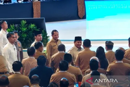 Didampingi Gibran, Prabowo tiba di Rakornas 2026 di SICC