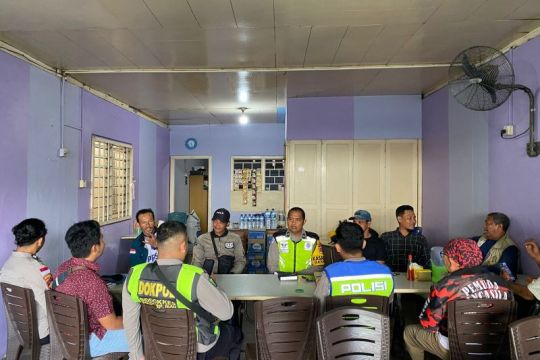 Polres Anambas berikan edukasi tertib lalu lintas di komunitas ojek
