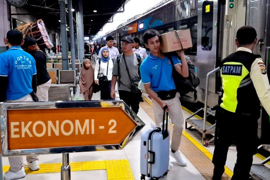 KAI pastikan ketersediaan tiket libur panjang Imlek masih tersedia