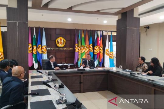 Menkop: Koperasi Merah Putih tidak diarahkan jadi dapur MBG