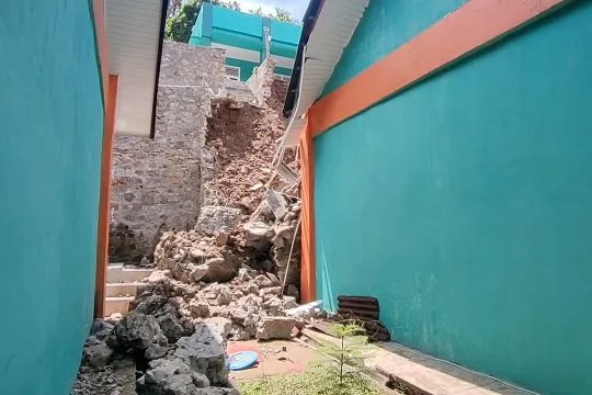 Longsor rusak tiga ruang kelas SMPN 15 Cilegon