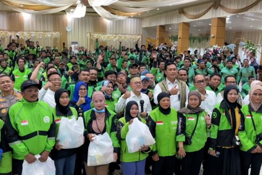 Menko Zulhas di Makassar: Kita jaga harga pangan stabil dan terjangkau