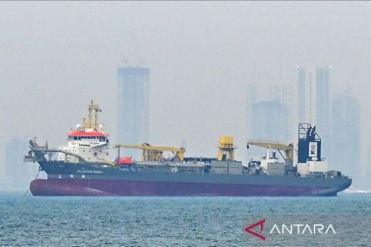 Sekitar 200 kapal tanker terjebak di pintu masuk Selat Hormuz