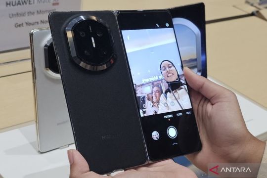 Ponsel lipat Huawei Mate X7 dijual seharga Rp27,9 juta di Indonesia