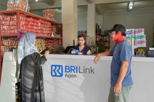 BRILink Agen &ldquo;Rieche Endah&rdquo; permudah transaksi perbankan warga hingga ciptakan peluang usaha