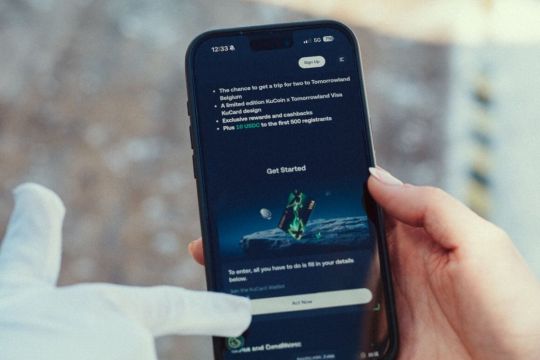 KuCoin Hadirkan KuCard di Tomorrowland Winter, Cerminan Tren Konsumen Semakin Meminati Akses Kripto yang Lebih Simpel