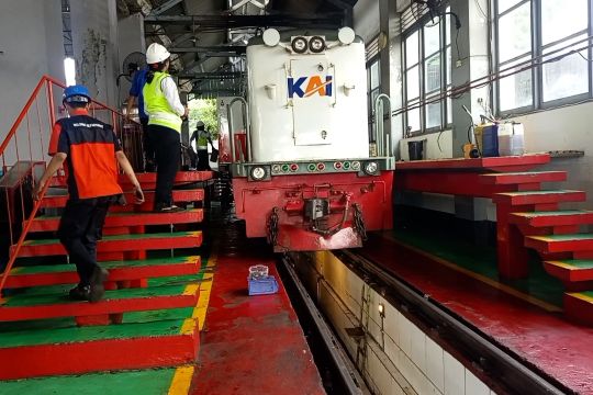 KAI Daop 7 percepat perawatan lokomotif jelang lebaran