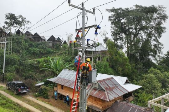 GM PLN Sulselrabar tekankan jarak aman 3 meter dari jaringan listrik