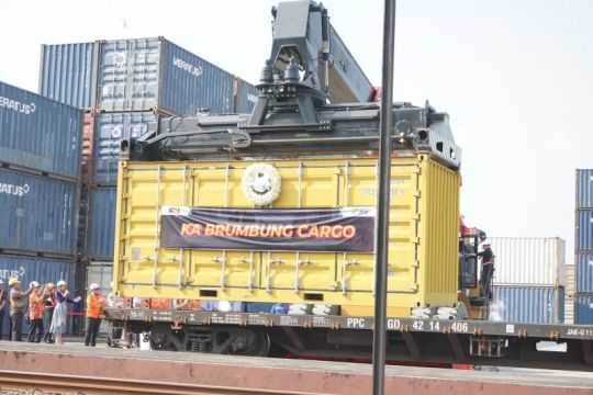 KA Brumbung Cargo Hadir sebagai Alternatif Logistik Nasional yang Lebih Efisien