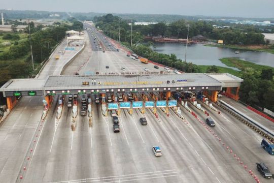 Jasamarga: 99 ribu kendaraan padati Tol Trans Jawa saat libur panjang